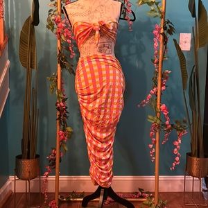 Two piece set checkered